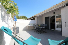 Maison d'angle climatisée dans résidence avec piscine commune , 4 couchages , 400 m de la plage de PORTIRAGNE LRJP121